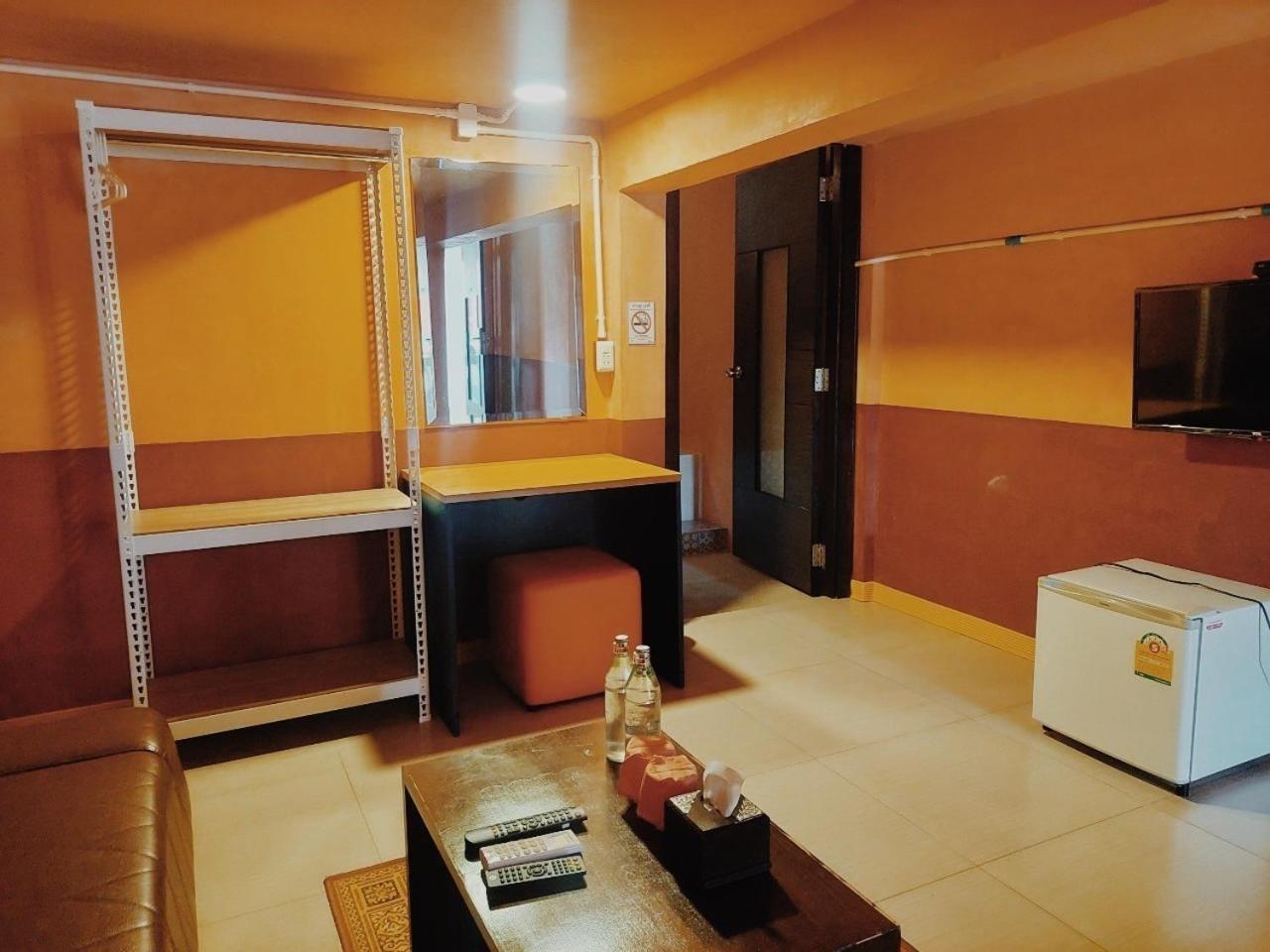 Retro Box Hotel Chumphon Exteriér fotografie