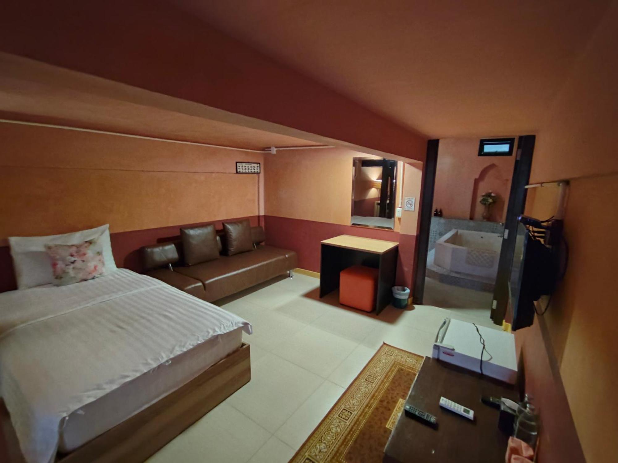 Retro Box Hotel Chumphon Exteriér fotografie
