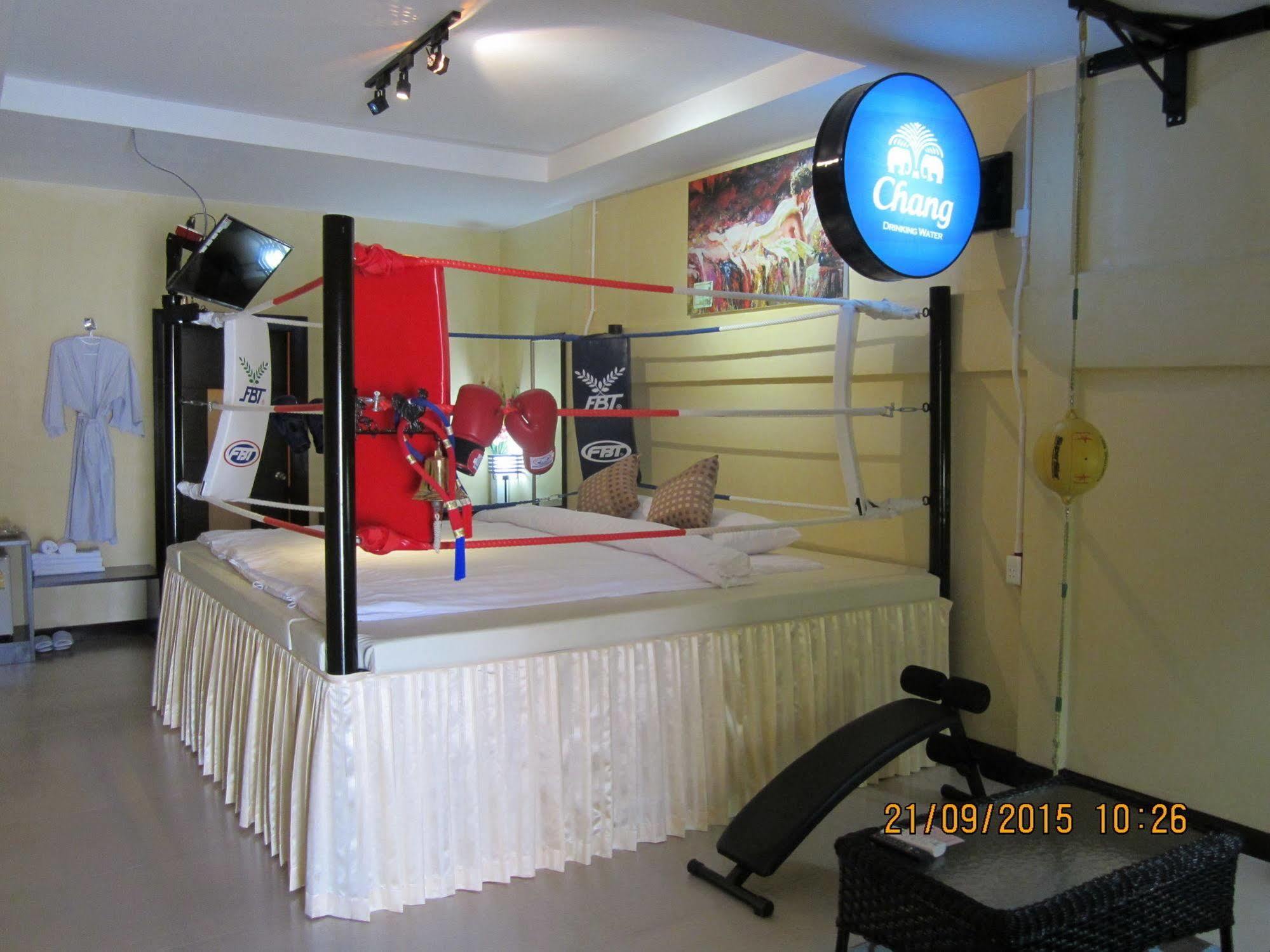 Retro Box Hotel Chumphon Exteriér fotografie