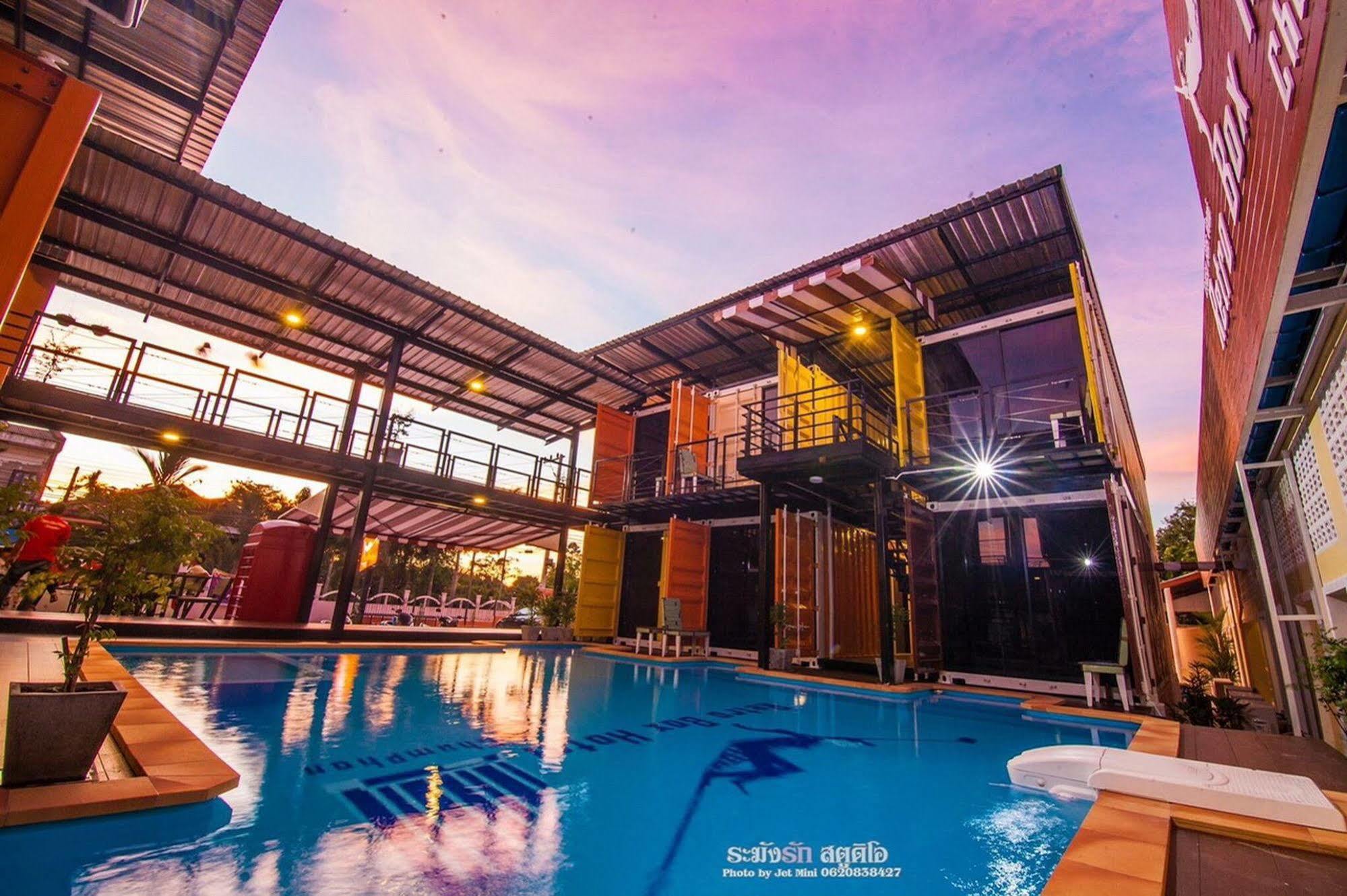 Retro Box Hotel Chumphon Exteriér fotografie